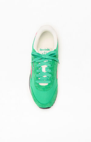 Women's Green Classic AZ Waffle Knit Sneakers image number 5