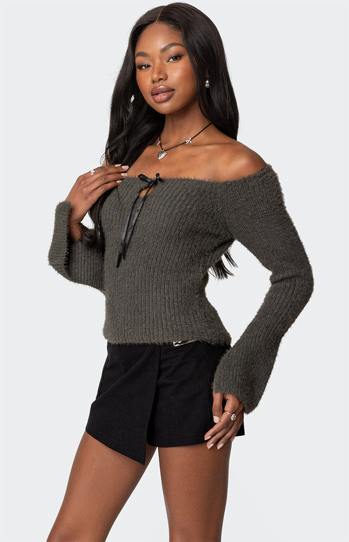 Edikted Keyhole Off Shoulder Ribbed Knit Top | PacSun