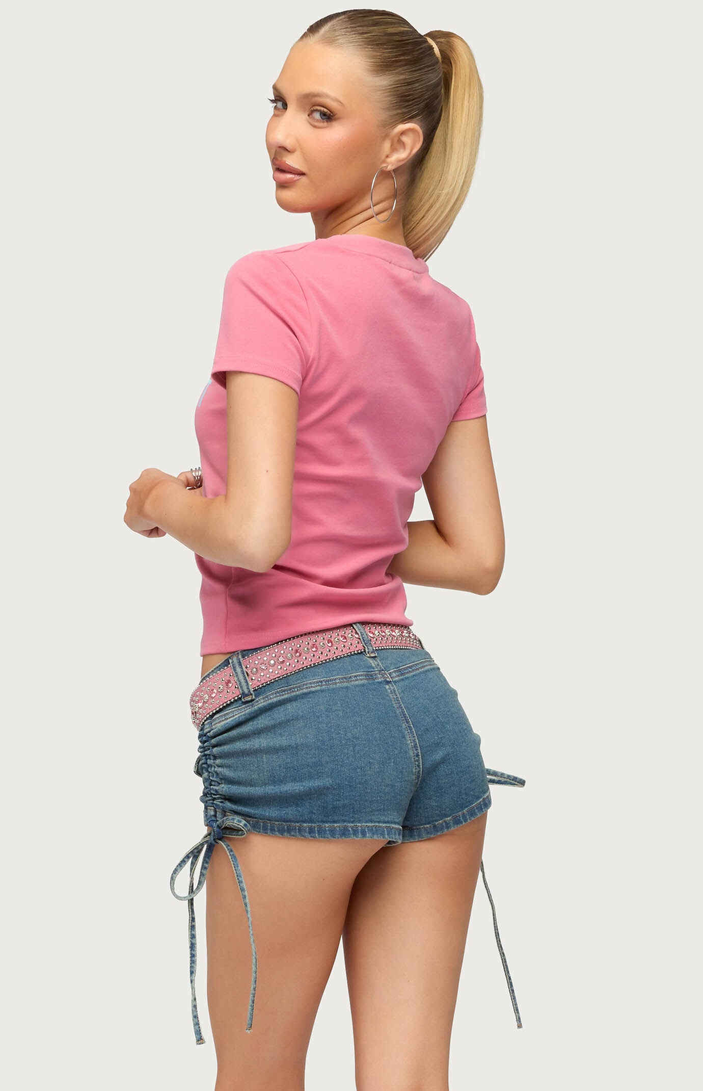 Edikted Blonde Moment T-Shirt