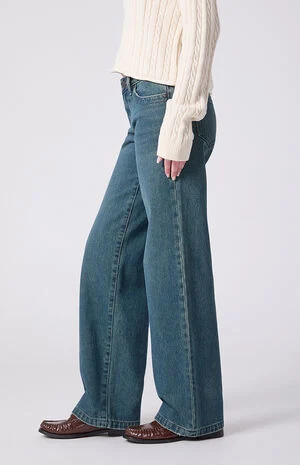Zoe Low Rise Girlfriend Jeans Tinted Dark Blue image number 3