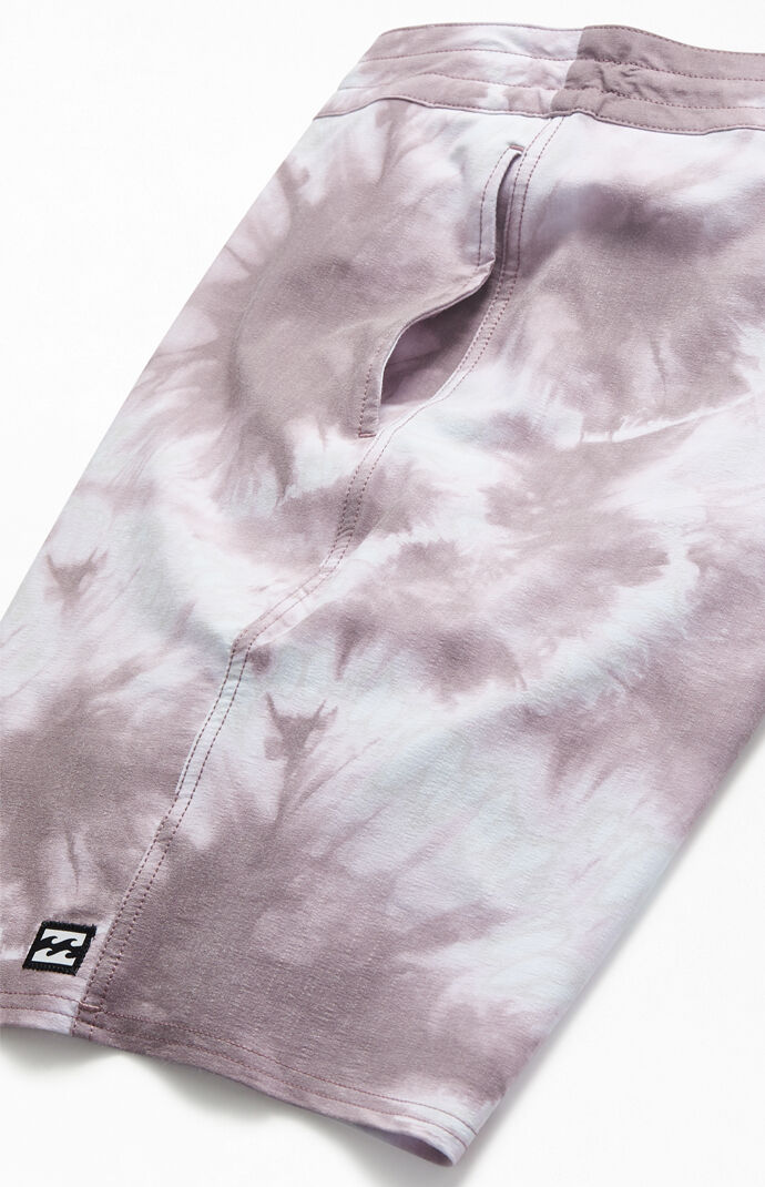 All Day Riot LT 19" Boardshorts