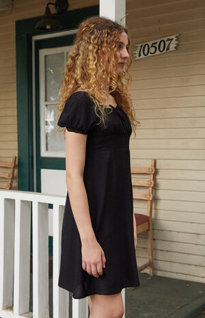 Black Short Sleeve Dress image number 3