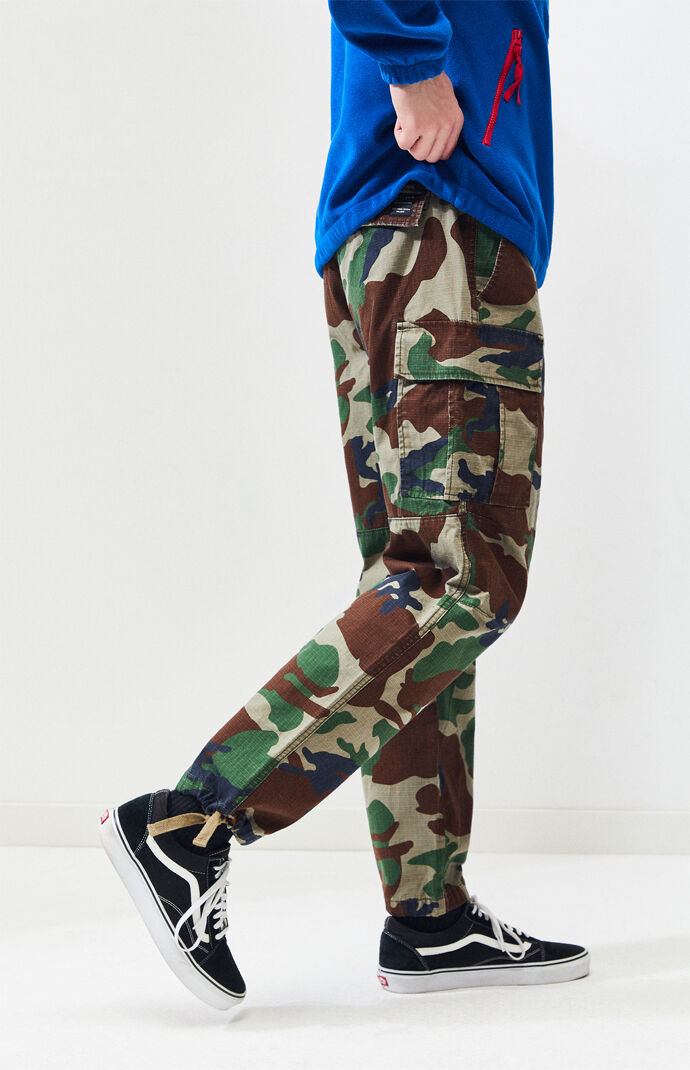 camo baggy pants