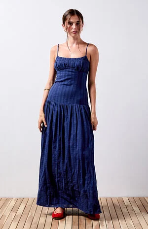 where can i buy cocktail dresses online DRESSTELLS Wedding Guest for Women, Formal Modest Party Graduation Evening Gowns,V Neck Fit and Flare Baby Shower Funeral Prom Dress Black S : Clothing, Shoes & Jewelry featuring a sweetheart neckline Dressystar Women's Vintage 1950s A-Mid-century Size:XL EURO