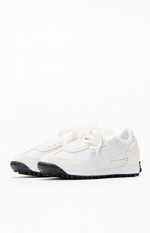 Women's Gray Easy Rider Sneakers image number 2