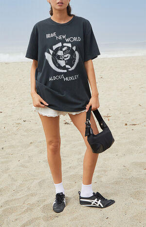 Brave New World Penelope Oversized T-Shirt image number 4