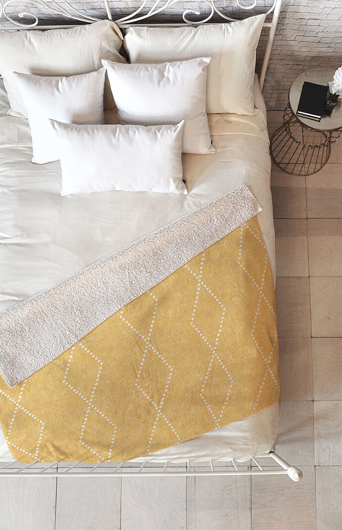 Gold fleece throw deals