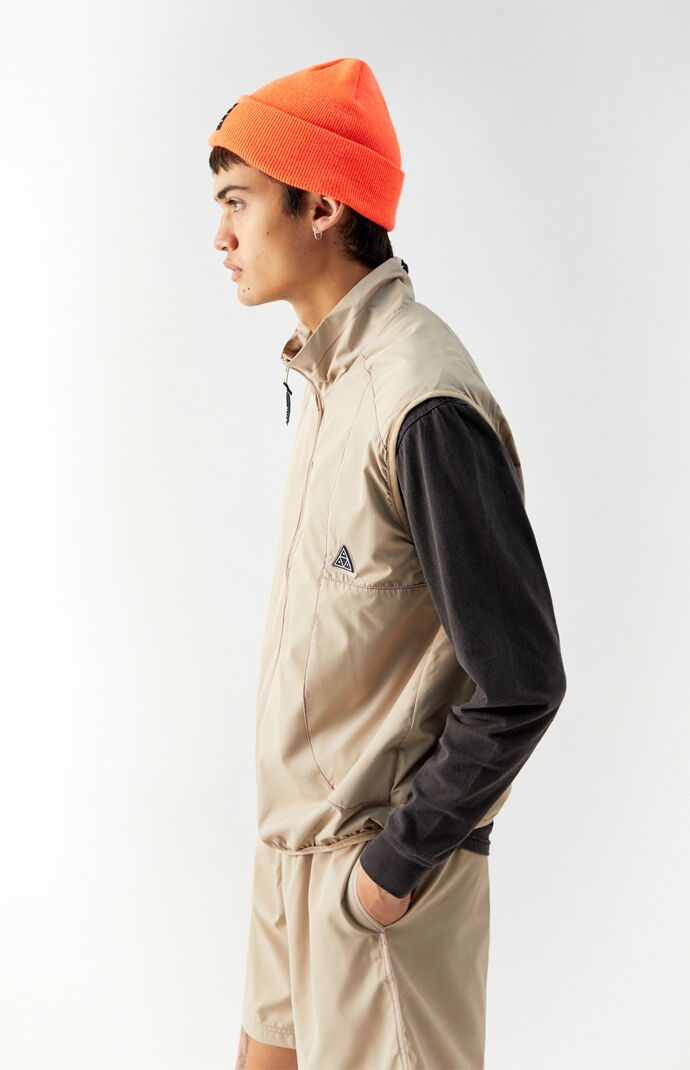 Peak Contrast Vest