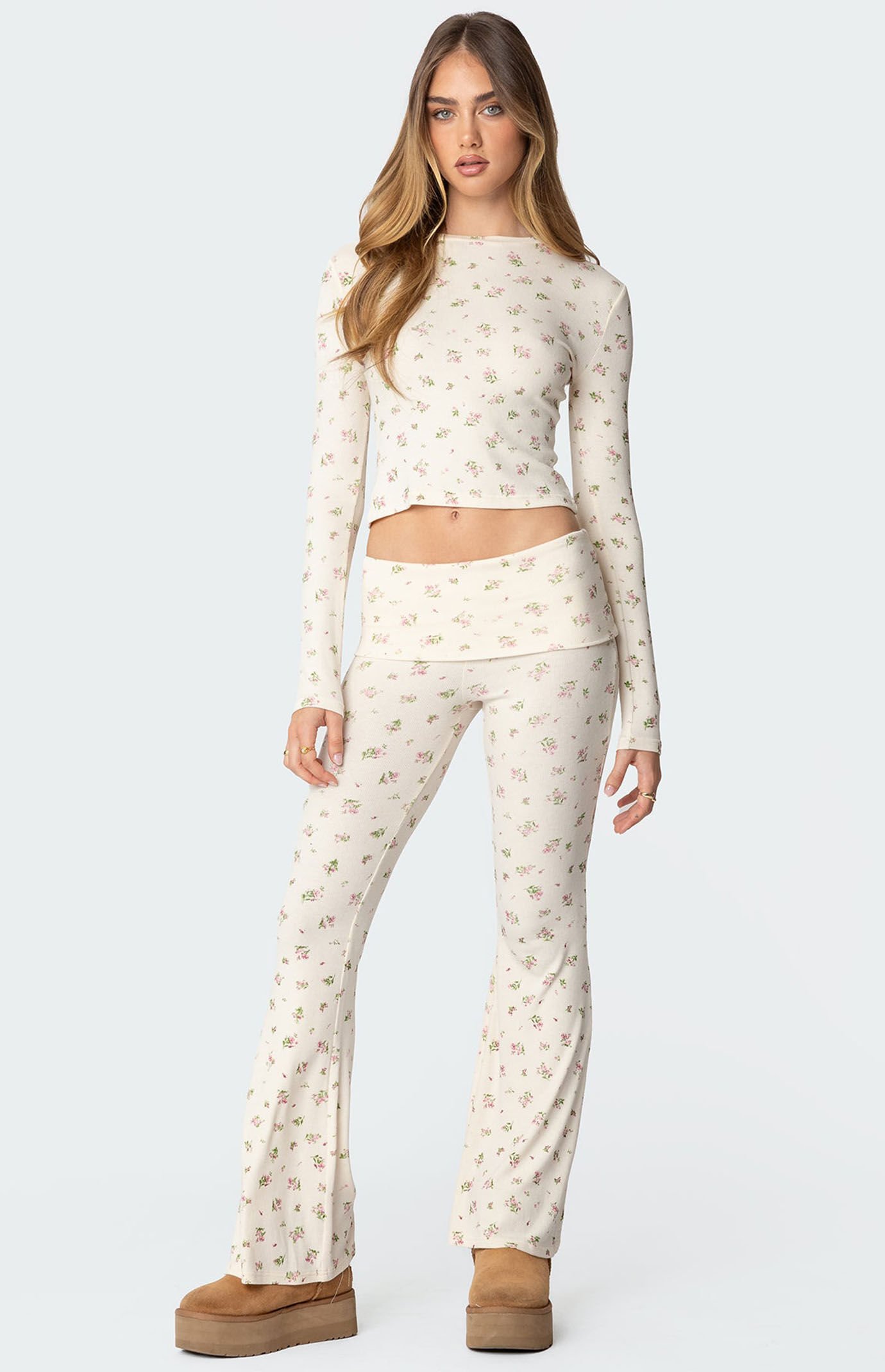 Edikted Bloom Baby Flared Leggings | PacSun