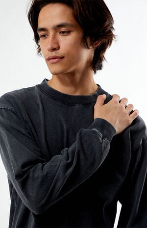 Washed Black Premium Cropped Long Sleeve T-Shirt Washed Black Premium Cropped Long Sleeve T-Shirt image number 3