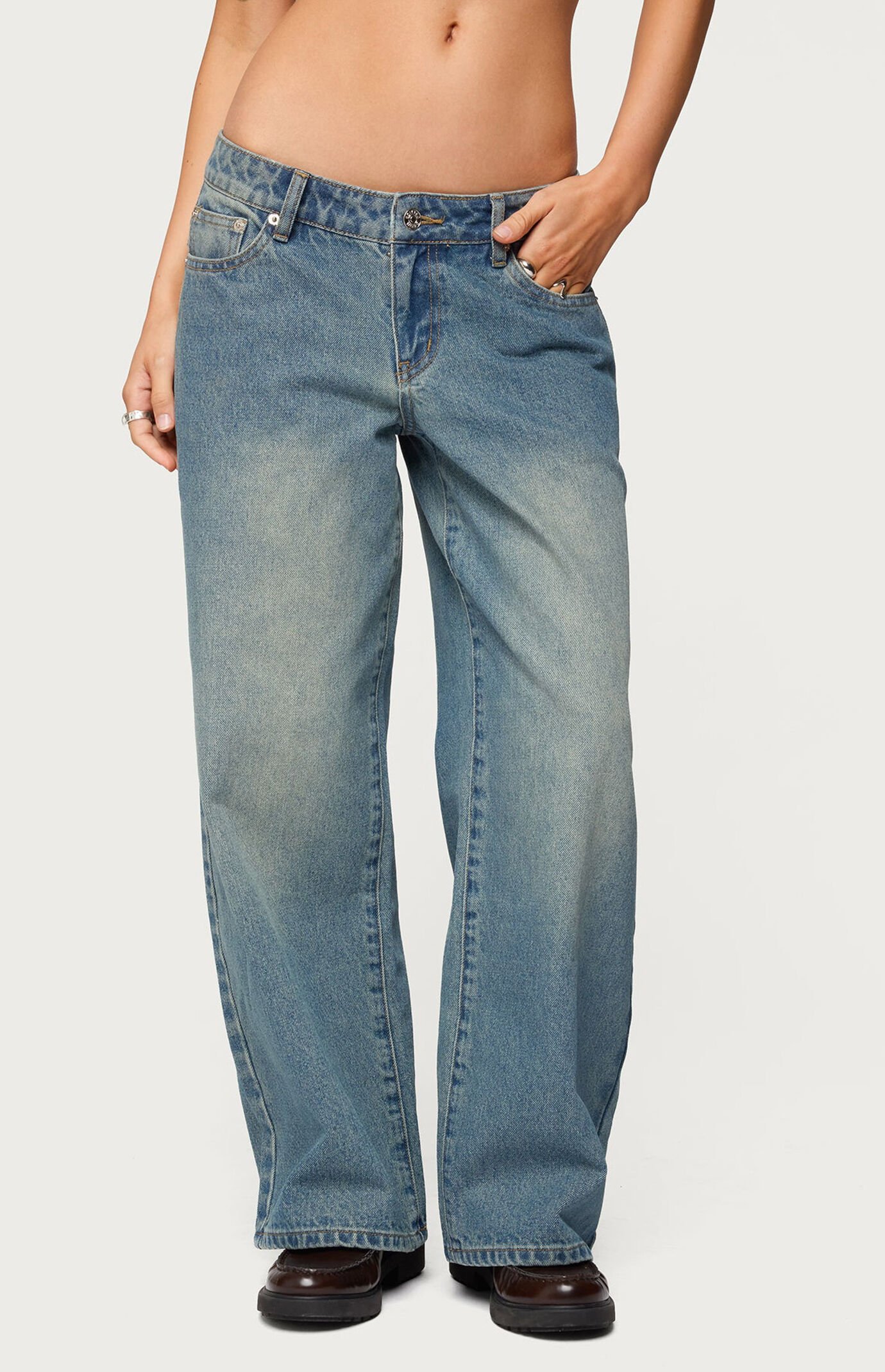 Edikted Petite Magda Low Rise Acid Wash Jeans