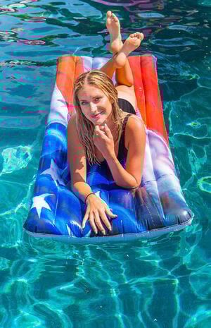 Stars & Stripes Deluxe Pool Raft image number 4