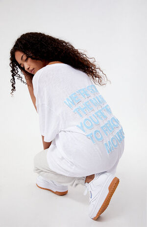 1 800 Oversized T-Shirt image number 4