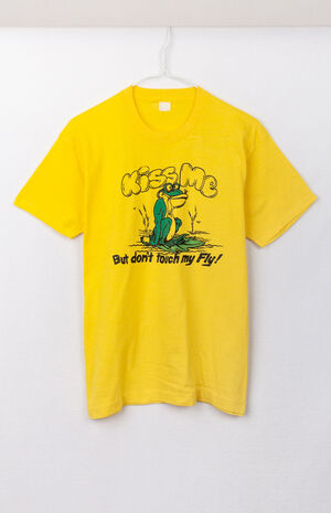 Kiss Me T-Shirt image number 1