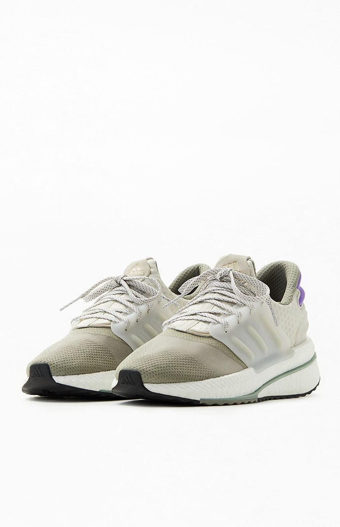 White boost new arrivals shoes