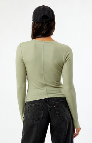 Queen Long Sleeve Cropped T-Shirt image number 3