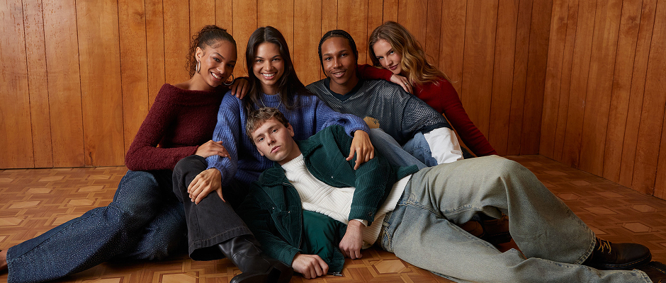 Pacsun Celebrates the Coziness and Connection of Community with its Holiday 2025 Campaign