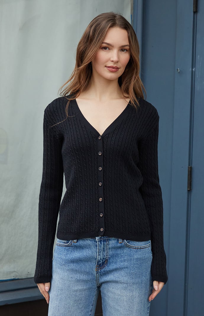 VAULTROOM ROUND NECK CARDIGAN 黒　ユッキーさん専用 John Galt Black V-Neck Cable Knit Cardigan | Pacsun