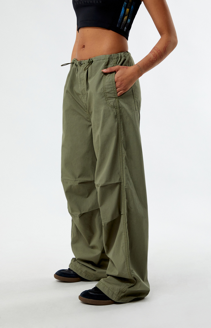★ ★ Women's Olive Relaxed Fit Parachute Pants J Parachute Women's Pants - Tan | Levi's® US