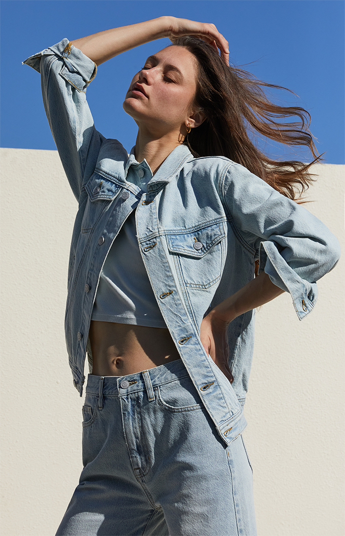 Women s Denim Trucker Jacket in Medium Indigo Size Xs