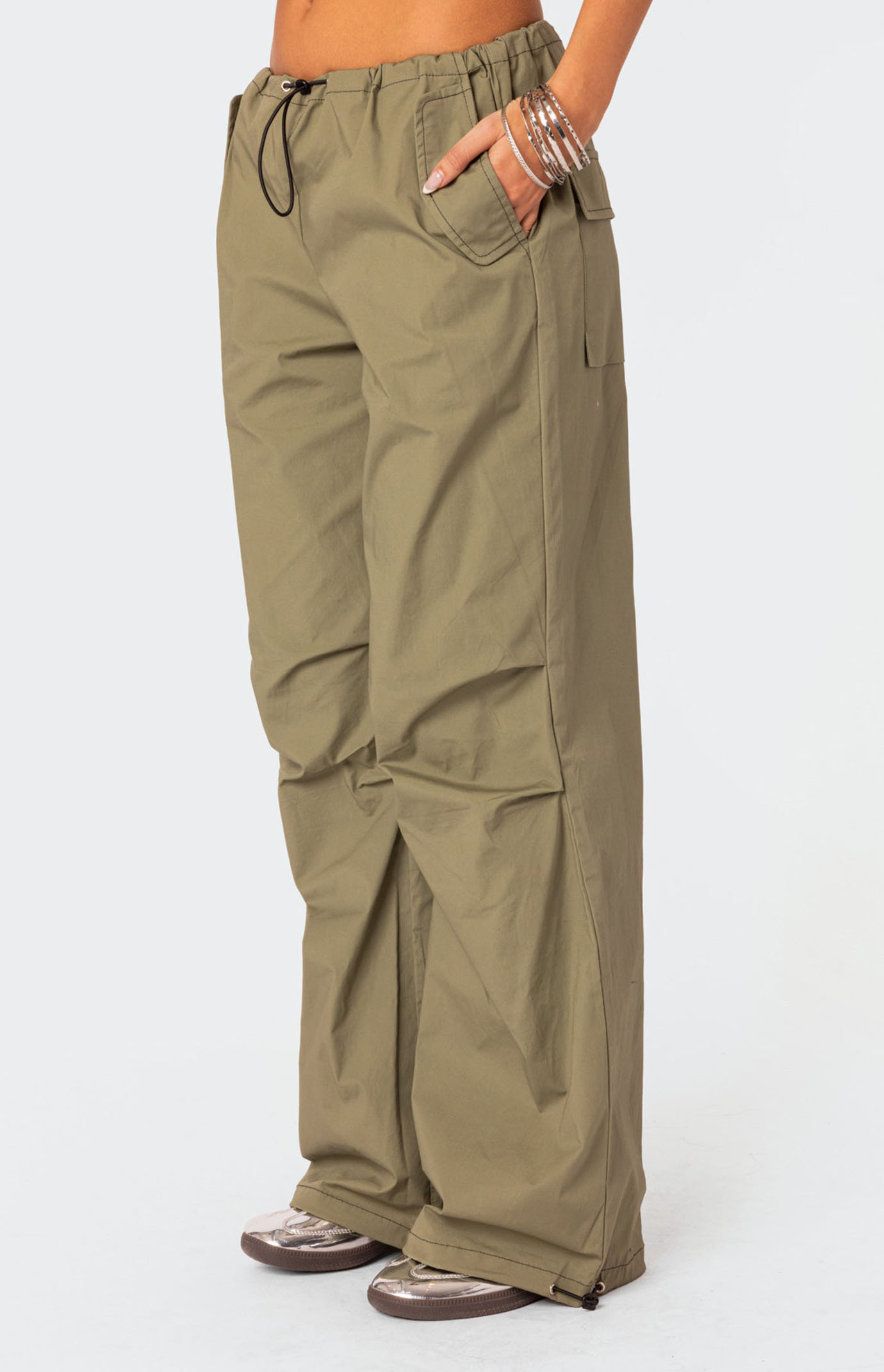 【DEARMINE】Pocket Pin Tuck Parachute Pants Khaki Windbreaker Parachute Pants – AIM'N