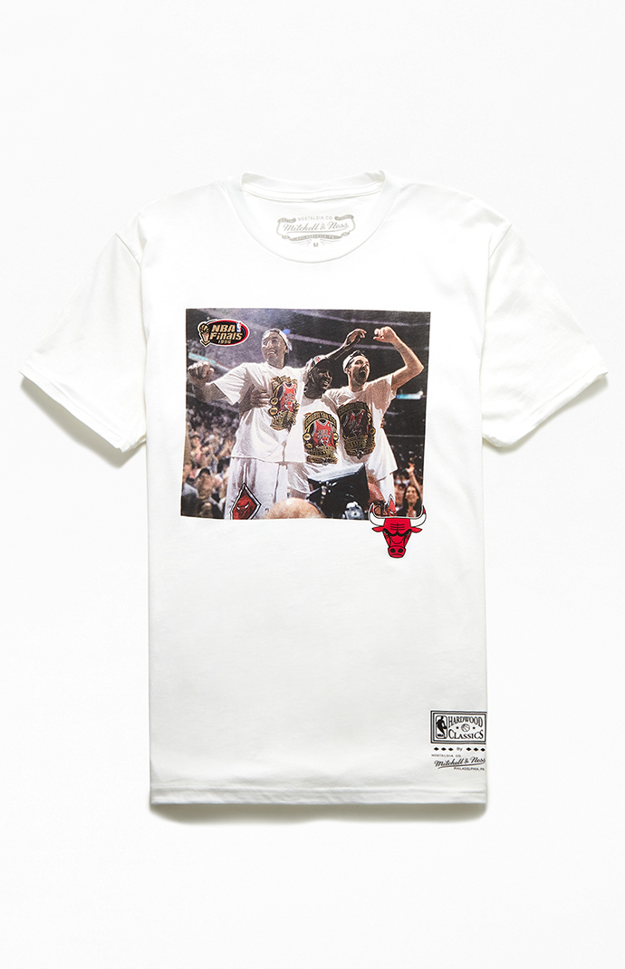 Men's T-Shirt Mitchell & Ness NBA Final Seconds Tee Bulls White