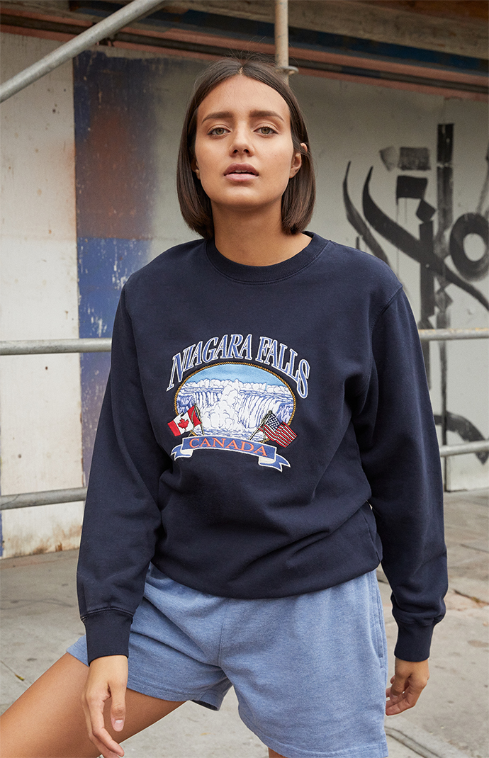 Erica niagara top falls sweatshirt