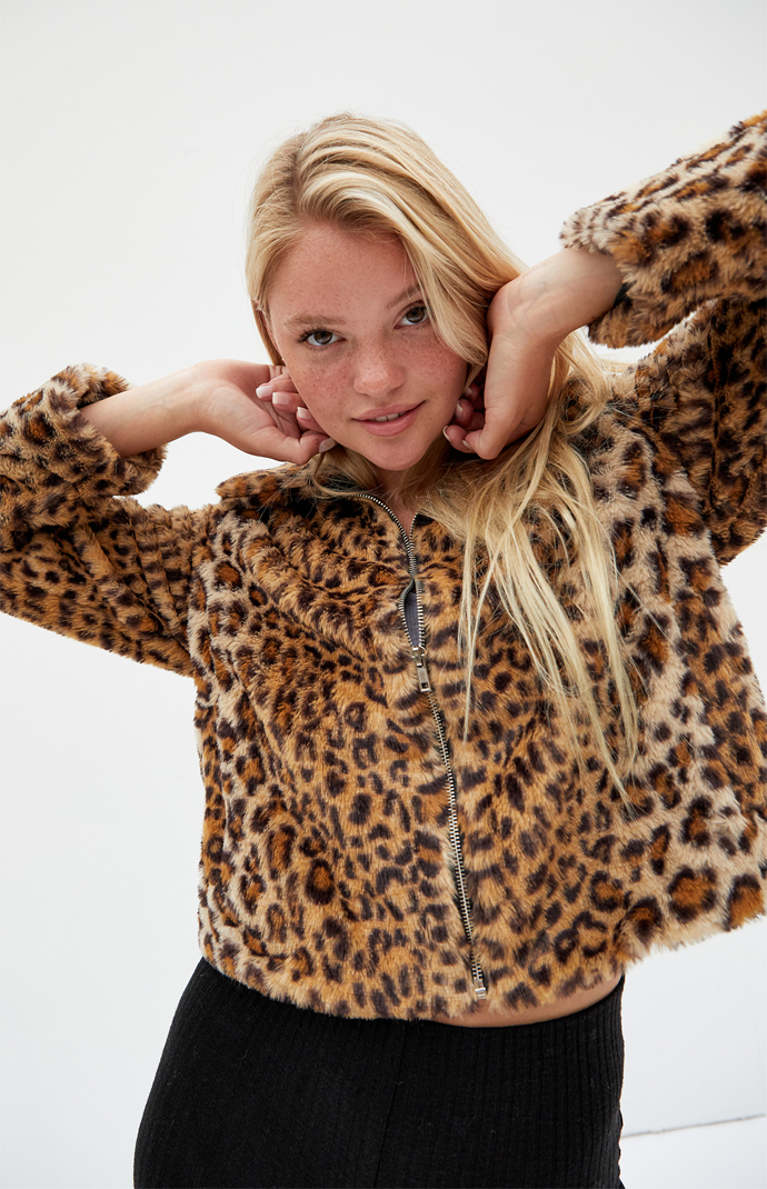 kendall kylie leopard coat