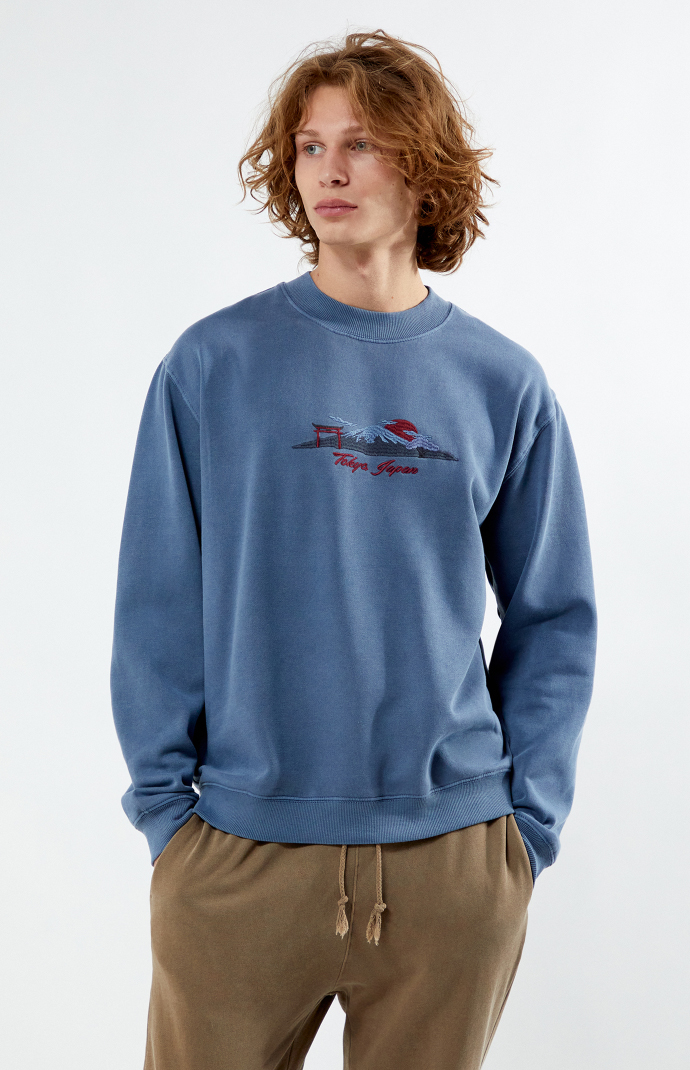 Pacsun Men s Tokyo Japan Embroidered Crew Neck Sweatshirt in Blue Size Small