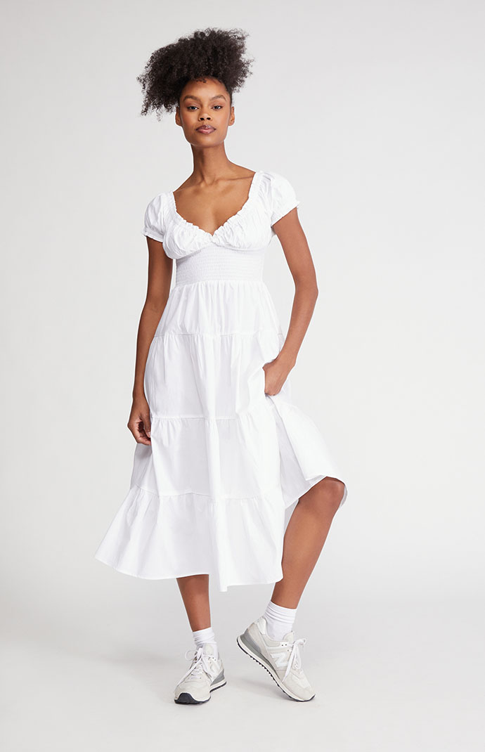 WEWOREWHAT Puff Sleeve Smocked Midi 